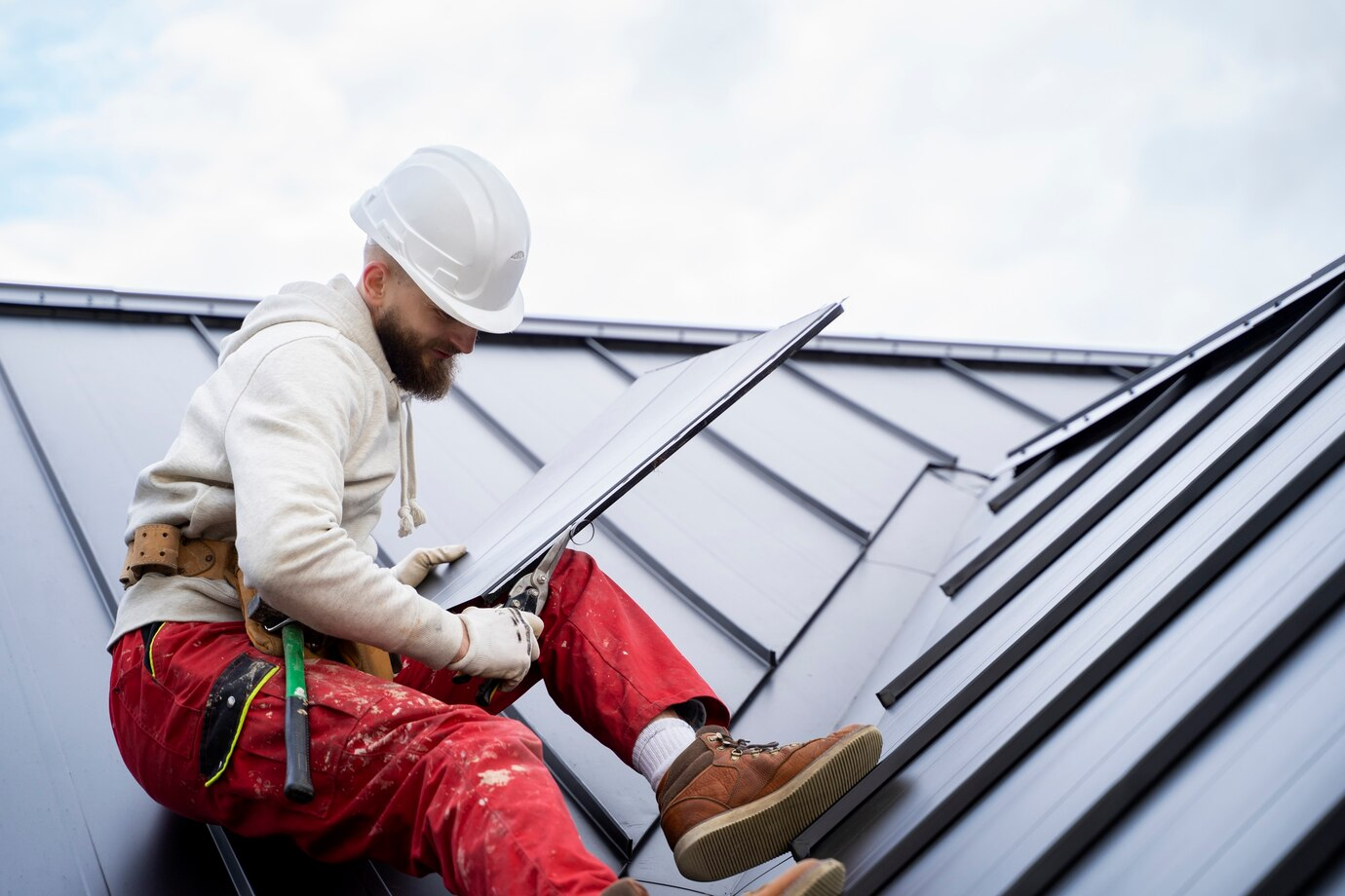 What Are The Important Benefits of Hiring Roof Repair Services