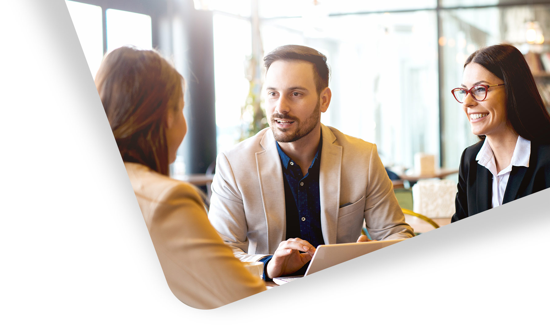 The Benefits of Hiring an IT Contract Recruitment Agency